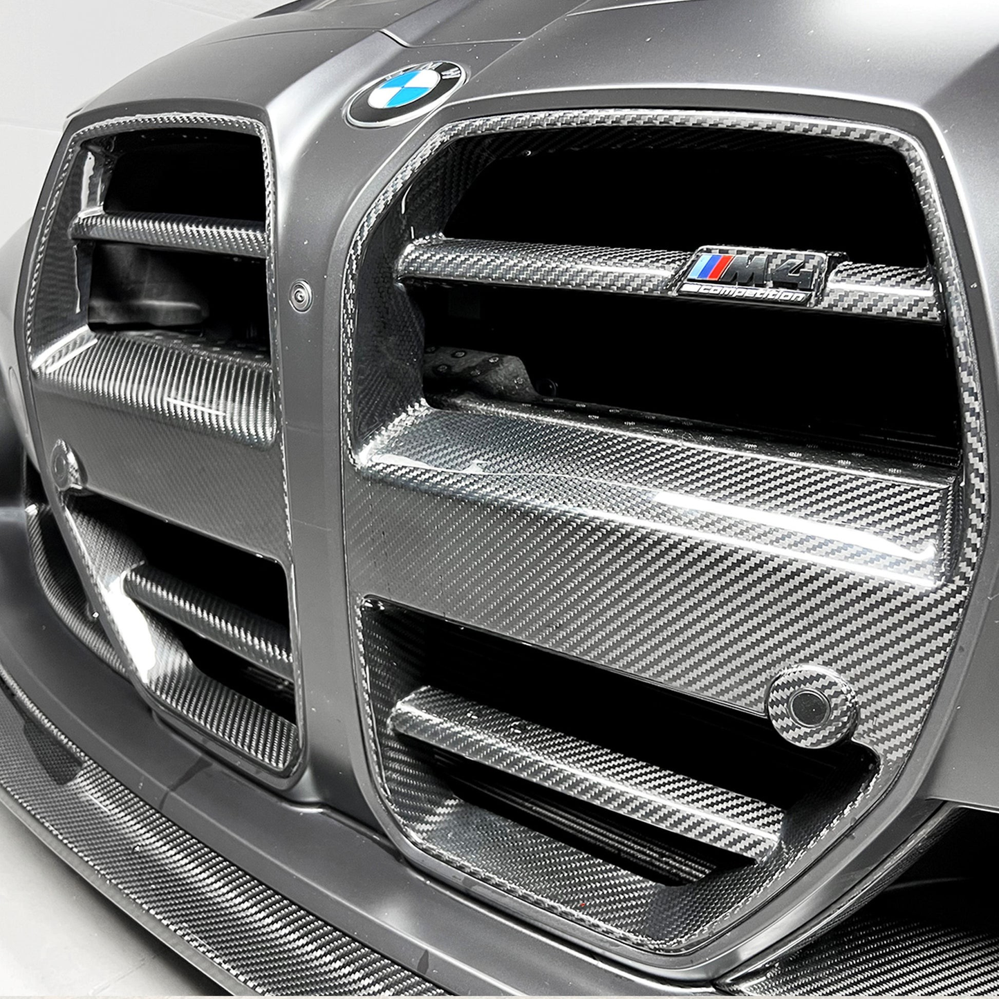 G8X Carbon Fiber Kidney Grilles