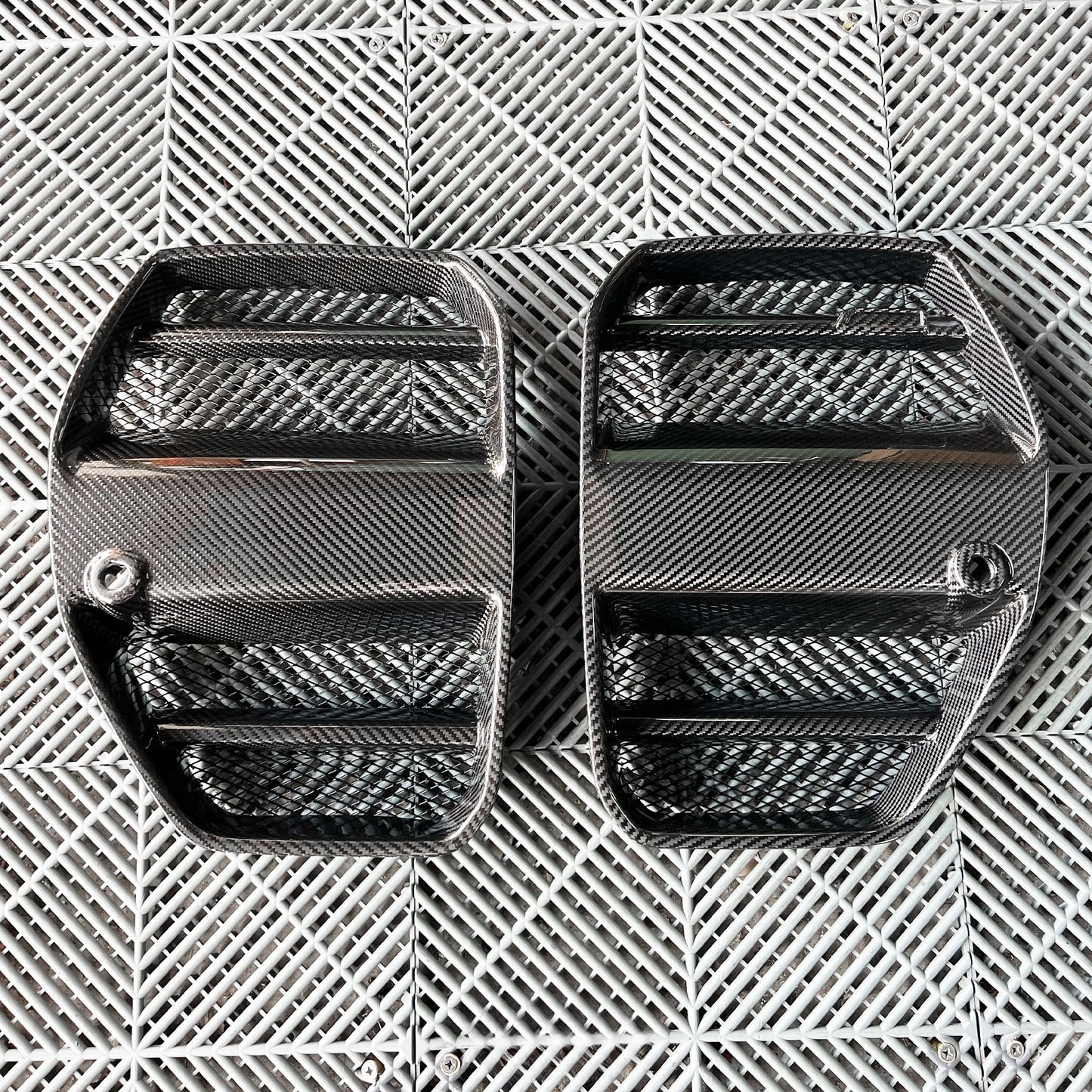 G8X Carbon Fiber Kidney Grilles